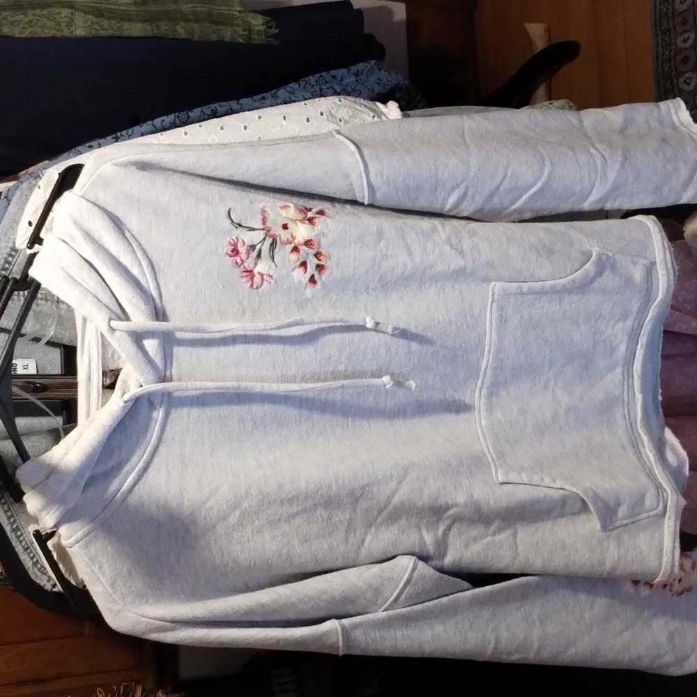 #122 Betsy Johnson xl Hoodie